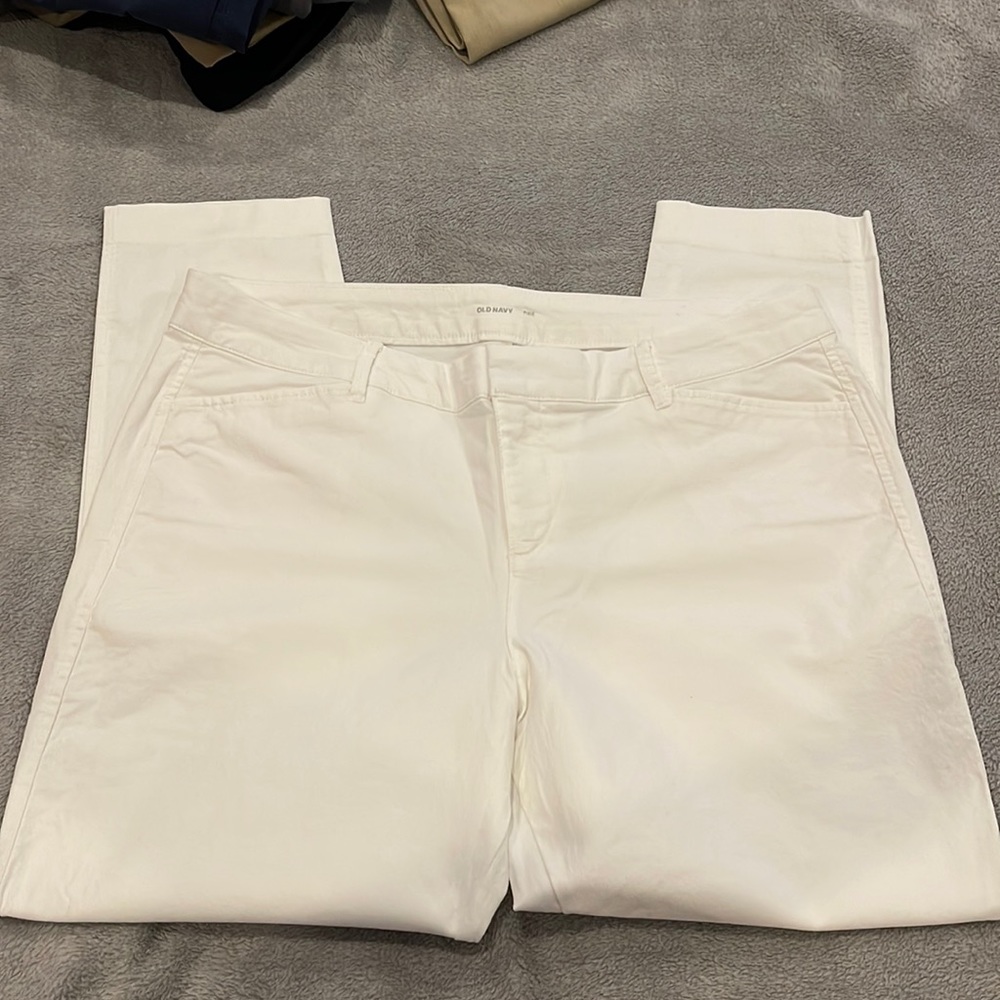 NWOT Old Navy Pixie cut white chino pants, size 14
